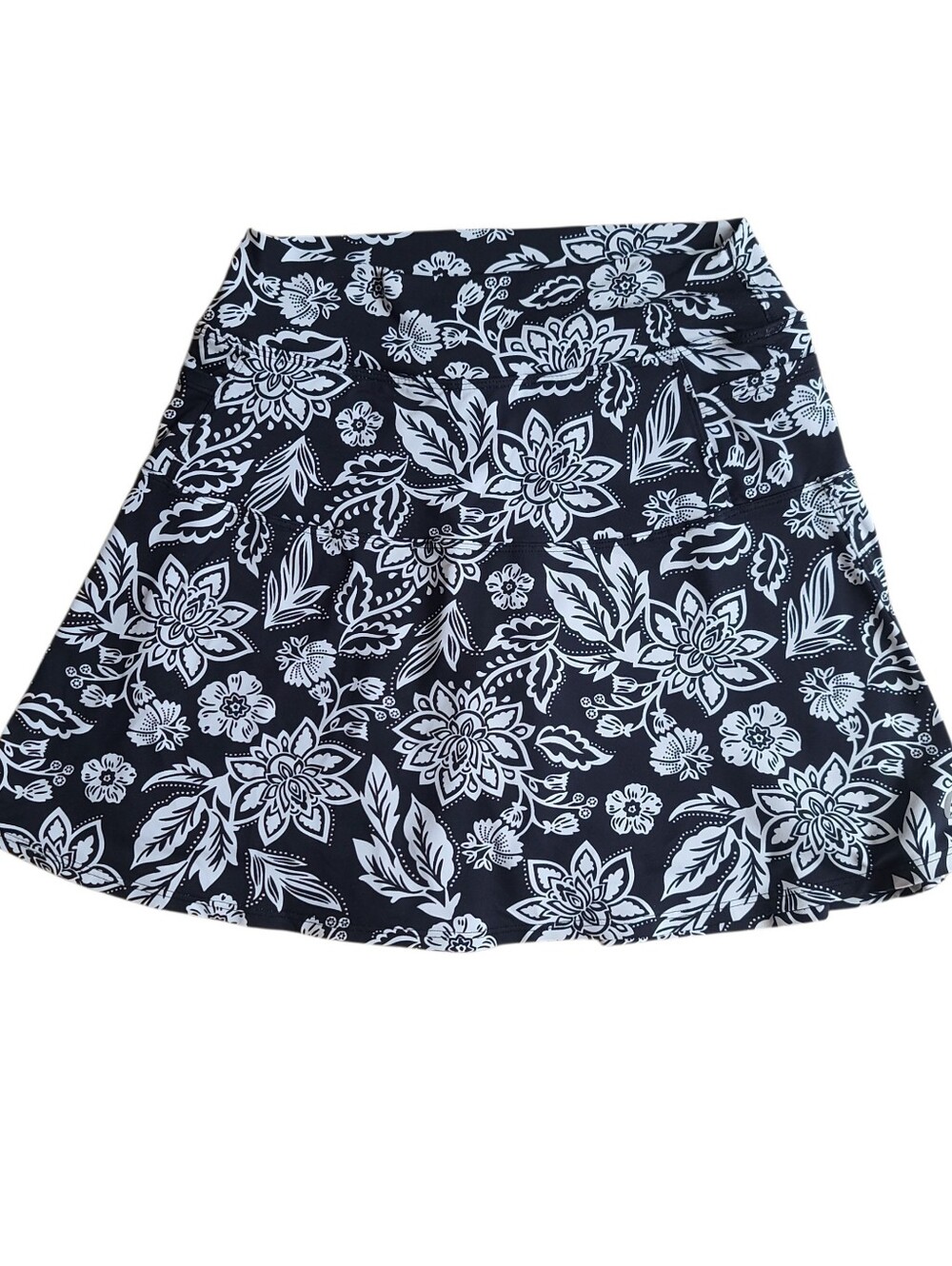 Dona Jo tennis skort paisley sizr medium